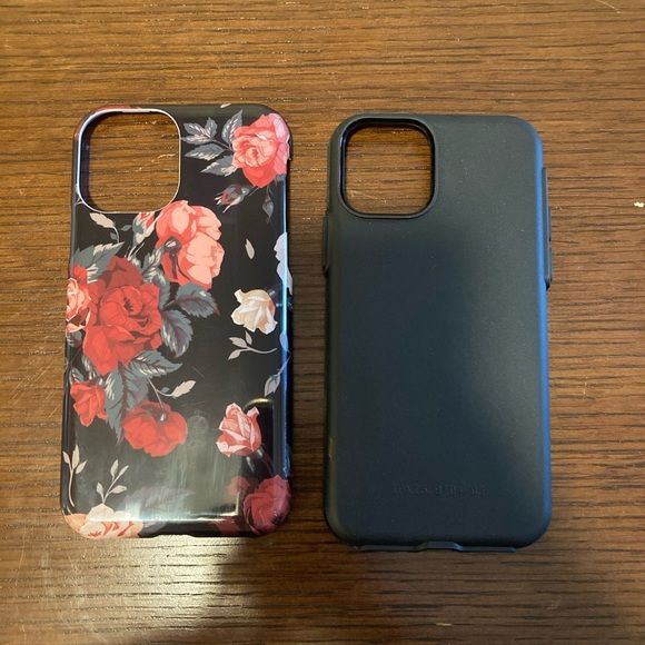 Black and red floral iPhone 11 Pro case - Picture 2 of 2